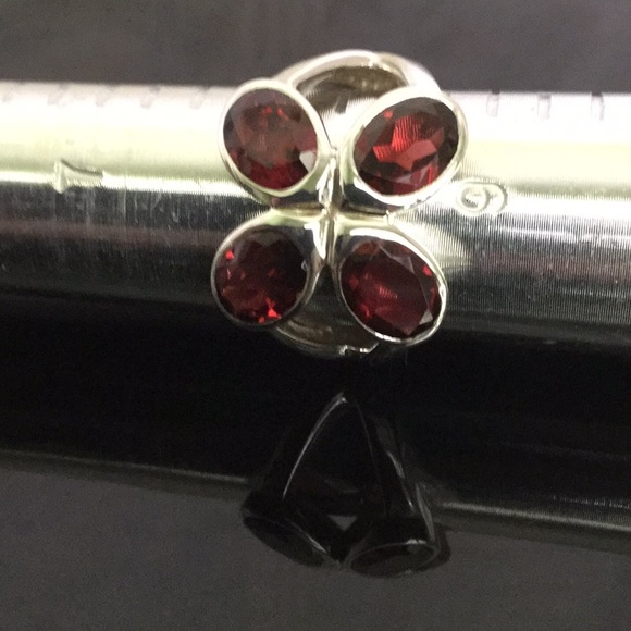 Vtg.925SterlingSilver6.12ctwOvalGarnet Ring.Sz8.25 - Picture 5 of 8